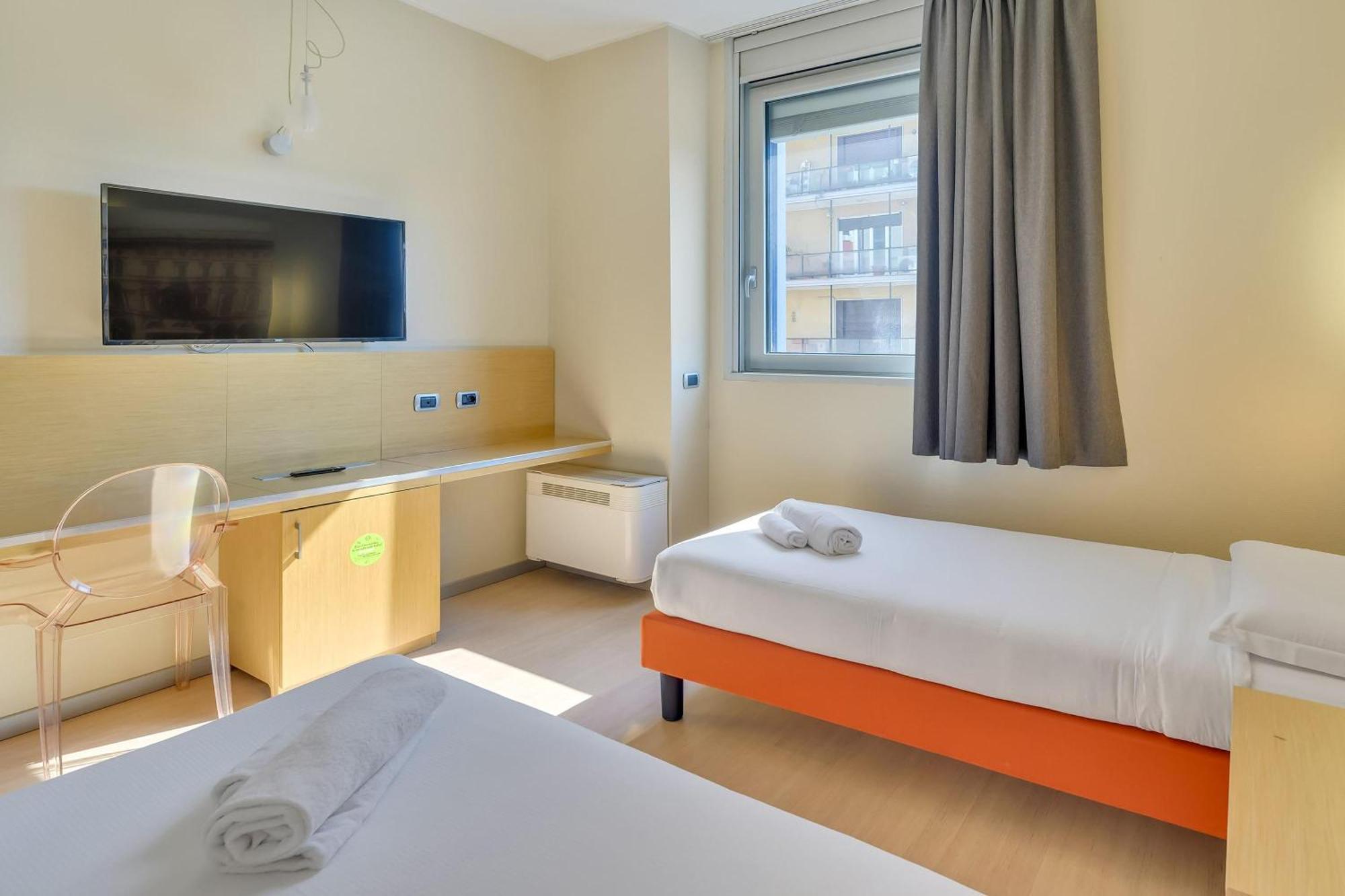 B&B Hotel Milano La Spezia Esterno foto