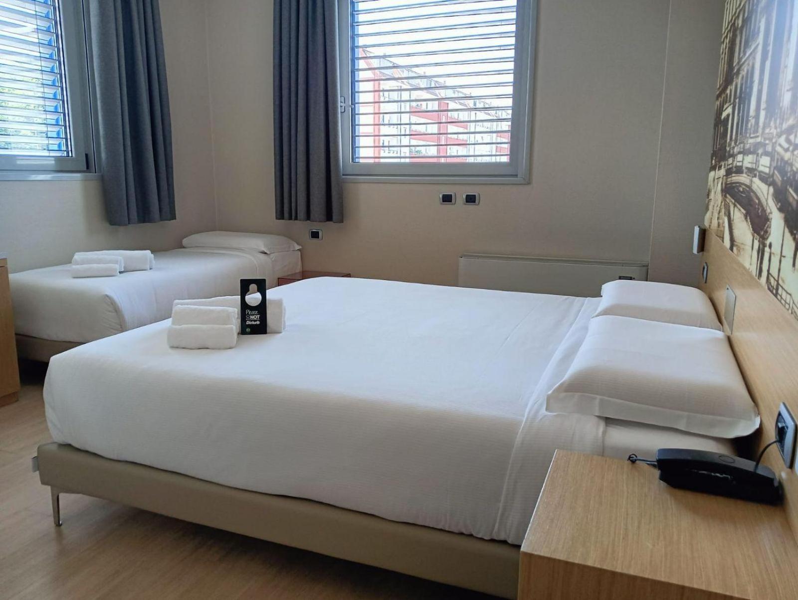 B&B Hotel Milano La Spezia Esterno foto