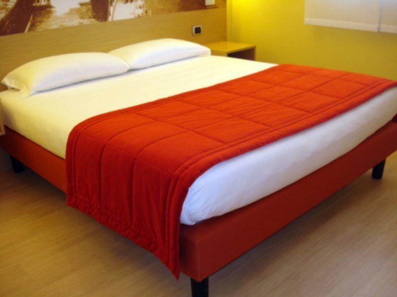 B&B Hotel Milano La Spezia Esterno foto